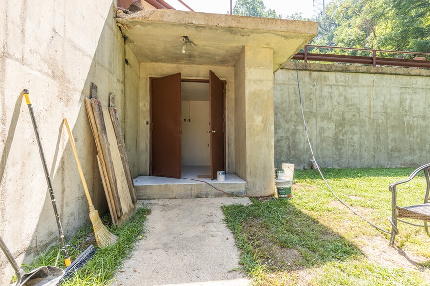 More Photos Of 8871 Griffith Rd, Nashville Warehouse For Sale
