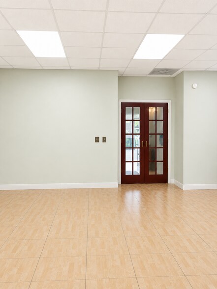 More Photos Of 6972 Aloma Ave, Winter Park Medical For Sale