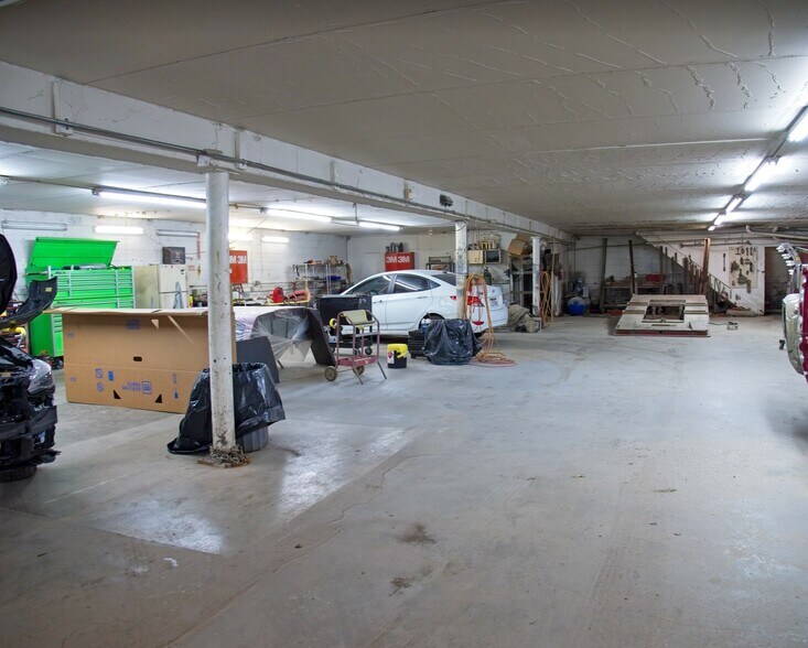 More Photos Of 808 Main Ave, Nitro Auto Repair For Sale