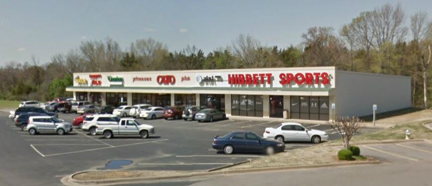 More Photos Of 100 Walmart Dr, Morrilton General Retail For Lease
