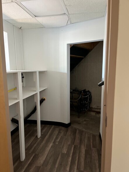 More Photos Of 6613-6621 Ogden Ave, Berwyn Storefront Retail Office For Sale