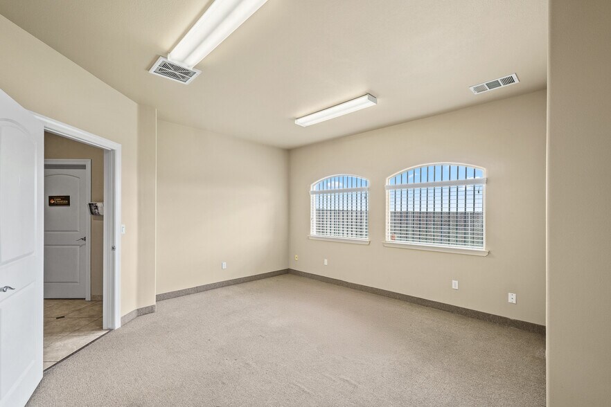 More Photos Of 131 E Kern Ave, Tulare Medical For Lease