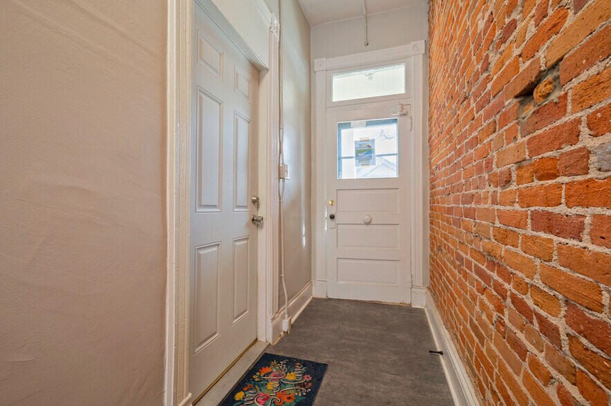 More Photos Of 504 Breckenridge St, Helena Apartments For Sale