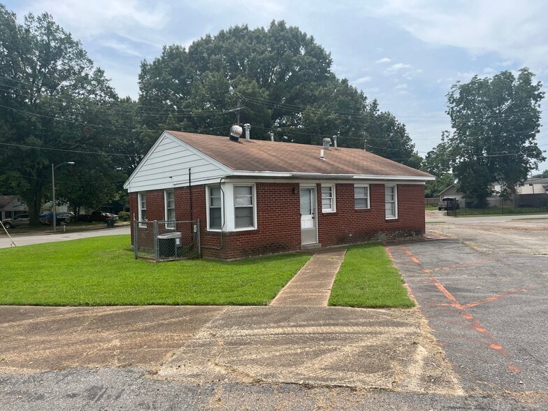 More Photos Of 1510 Wells Station Rd, Memphis Schools For Sale