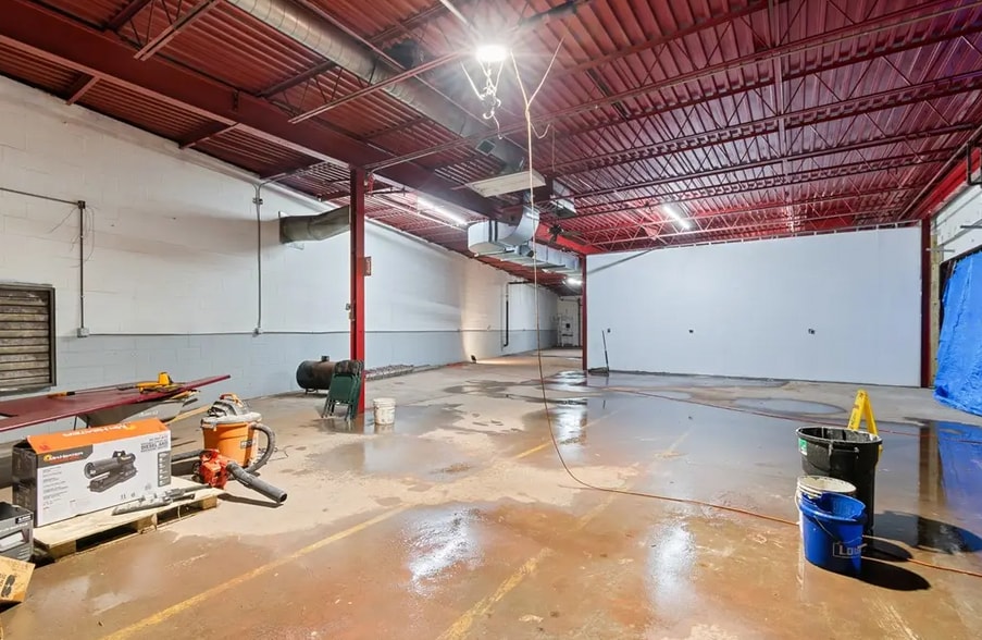 More Photos Of 395 Maple St, Rochester Office For Sale