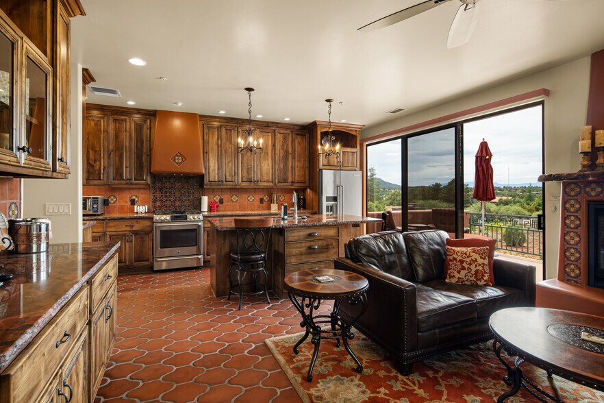 More Photos Of 55 Hozoni Dr, Sedona Hotel For Sale