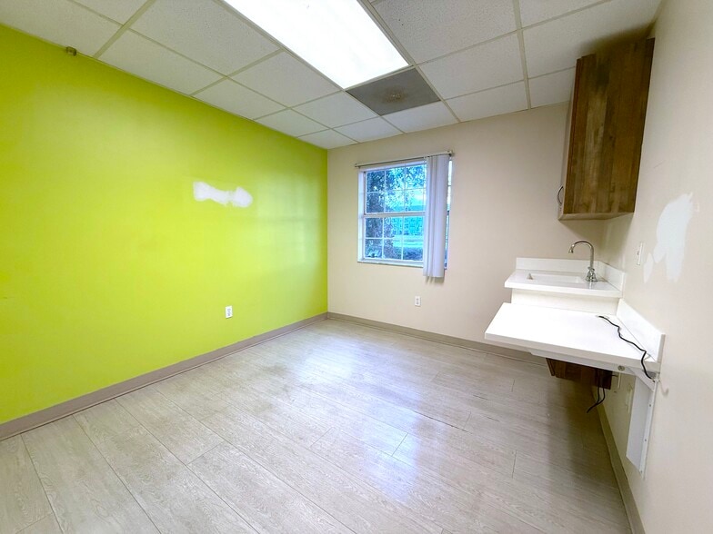 More Photos Of 833 E Oak St, Kissimmee Medical For Lease