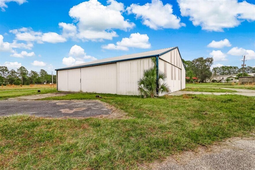 More Photos Of 96168 Cessna Dr, Yulee Airplane Hangar For Sale