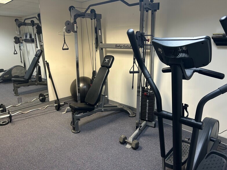 More Photos Of 10 Wall St, Norwalk Office Residential For Lease