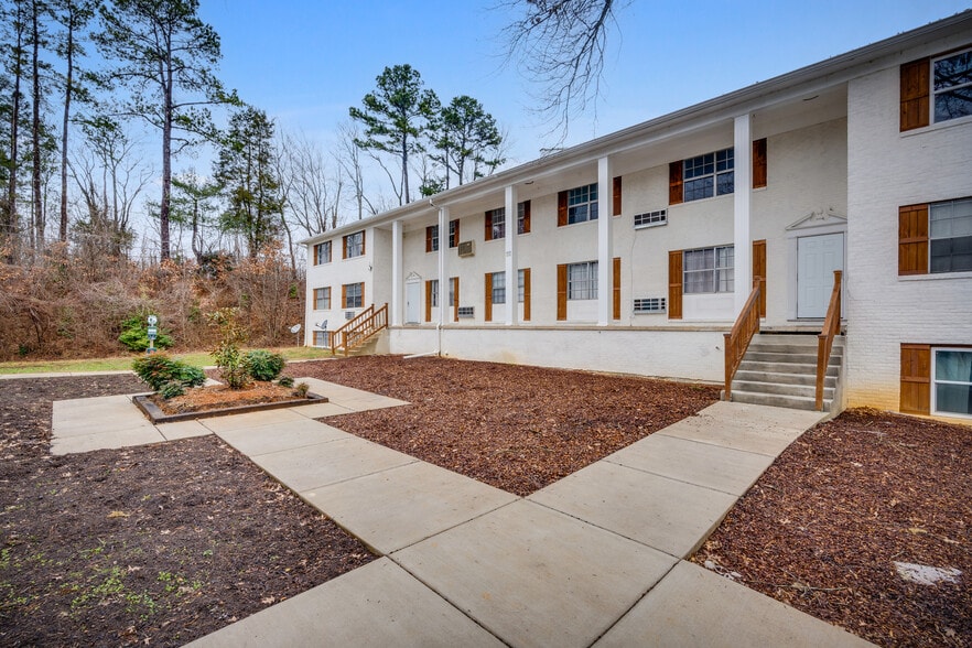 Primary Photo Of 1433 Stratford Rd, Kingsport Apartments For Sale