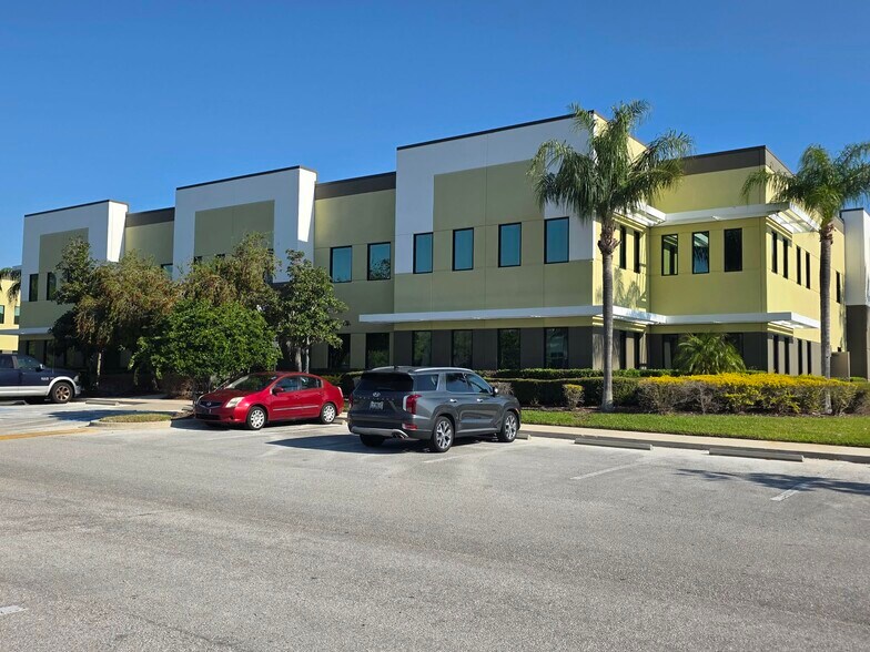 More Photos Of 630 Brooker Creek Blvd, Oldsmar Service For Sale