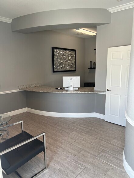 More Photos Of 17850 Hunting Bow Cir, Lutz Office For Lease