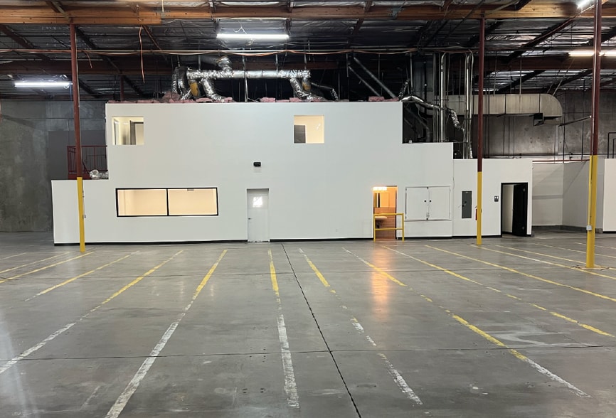 More Photos Of 731 W Fairmont Dr, Tempe Warehouse For Lease