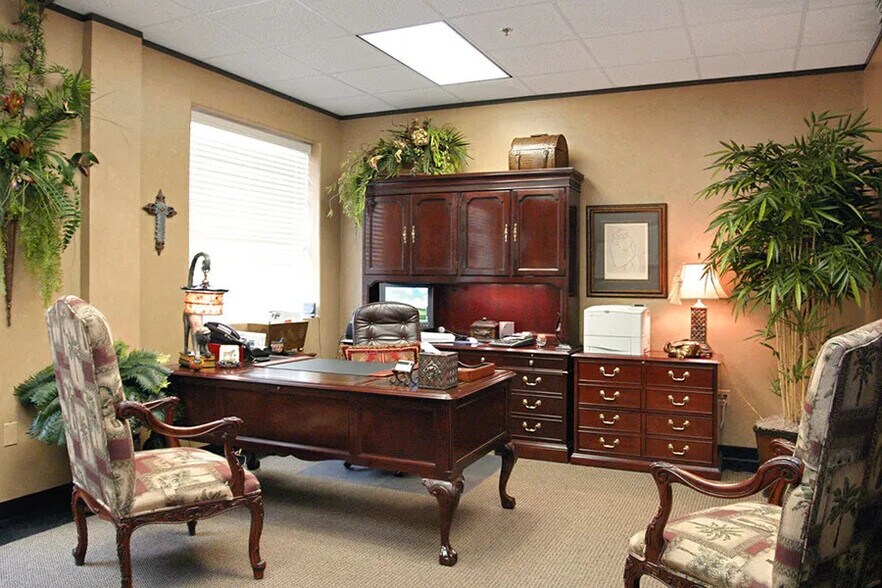 More Photos Of 2441 High Timbers Dr, The Woodlands Office For Lease