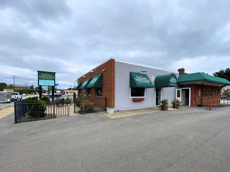 Primary Photo Of 267 Newport Ave, Pawtucket Storefront Retail Office For Lease