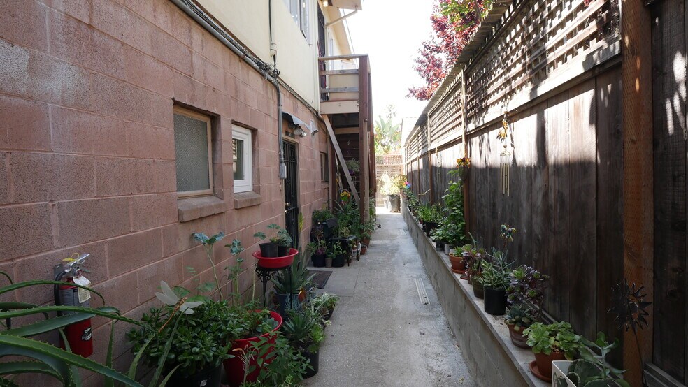 More Photos Of 3945-3949 High St, Oakland Storefront Retail Residential For Sale