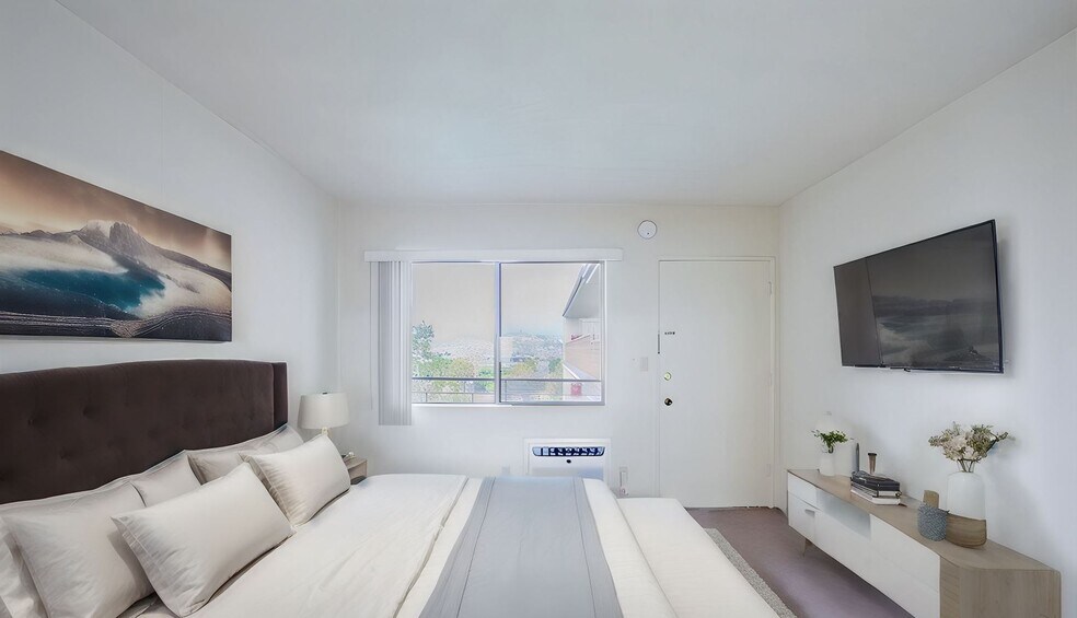 More Photos Of 571 Fairview Ave, Los Angeles Apartments For Sale
