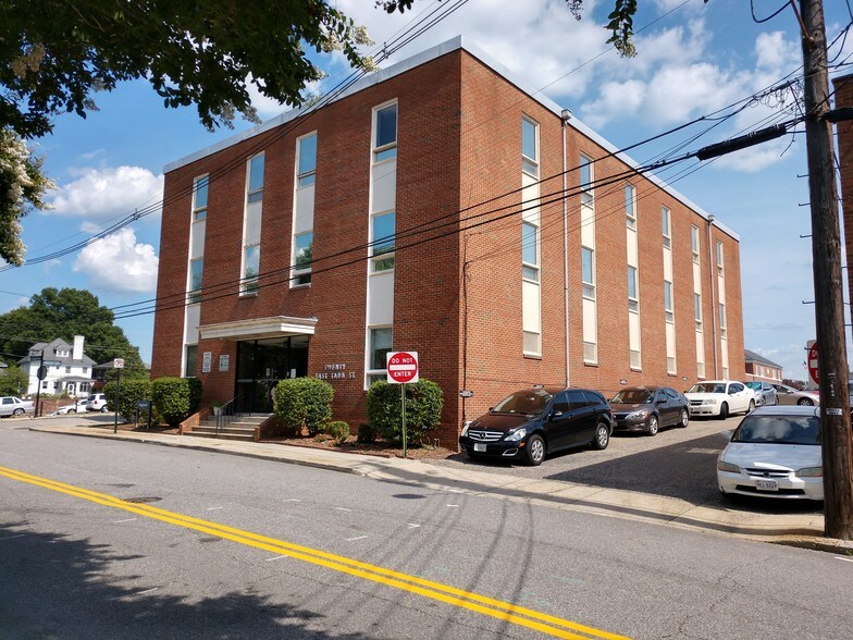 More Photos Of 20 E Tabb St, Petersburg Office For Lease