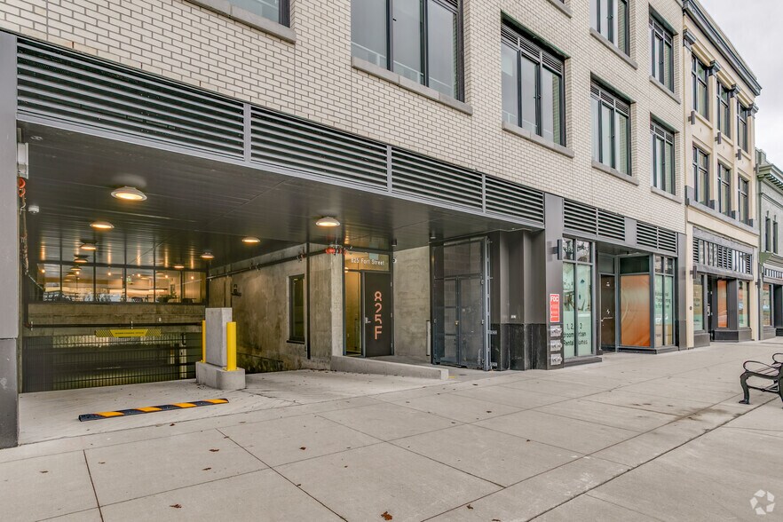 More Photos Of 825 Fort St, Victoria Apartments For Lease