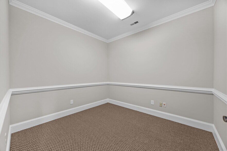 More Photos Of 124-134 Wind Chime Ct, Raleigh Office For Lease