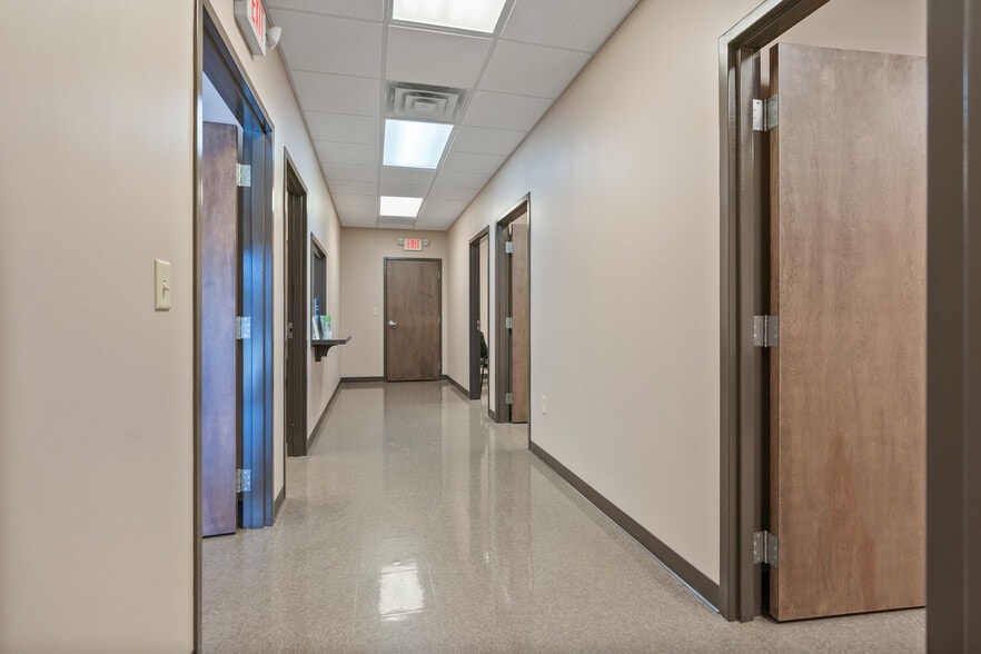 More Photos Of 142 Hampton Ct, Commerce Rehabilitation Center For Sale