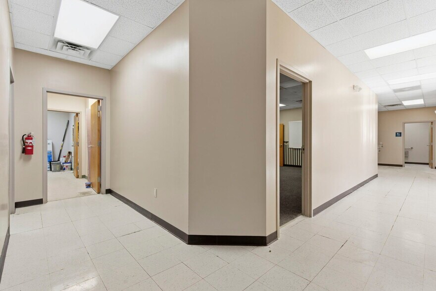 More Photos Of 1612 N Osteopathy, Kirksville Office For Sale