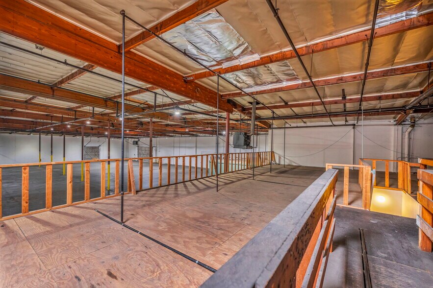 More Photos Of 18737 S Reyes Ave, East Rancho Dominguez Distribution For Sale