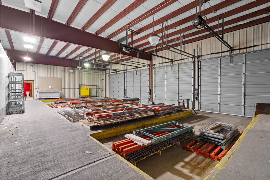 More Photos Of 139 McKinney Rd, Titusville Warehouse For Sale