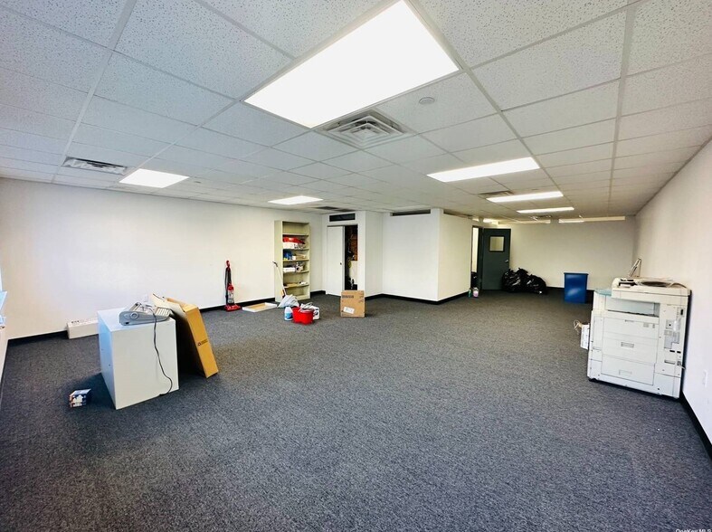 Primary Photo Of 11917 29th Ave, Flushing Industrial For Lease