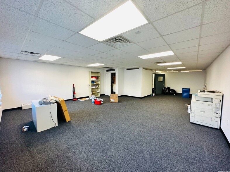 More Photos Of 11917 29th Ave, Flushing Industrial For Lease