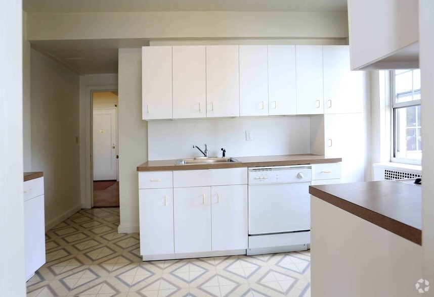 More Photos Of 2-24 Chase Rd, Scarsdale Apartments For Lease