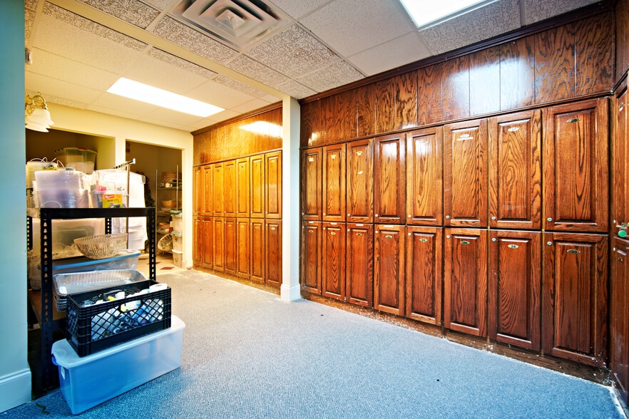 More Photos Of 128 Oakview Club Dr, Macon-Bibb Golf Course Driving Range For Sale