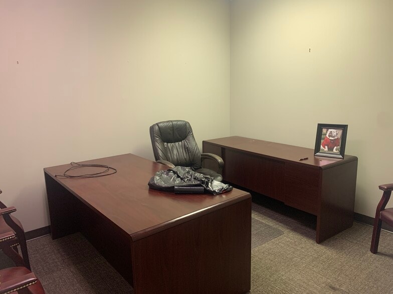 More Photos Of 112 W Athens Pky, Athens Unknown For Lease