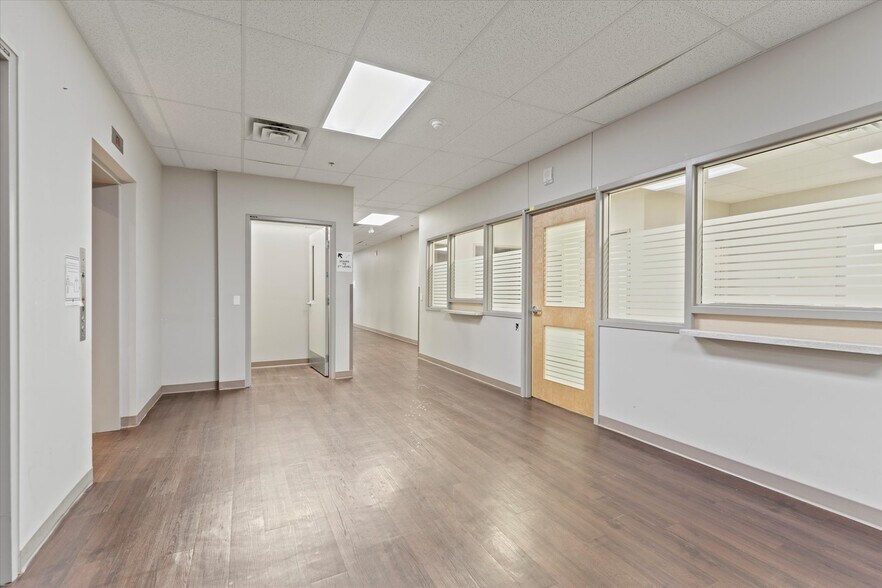 More Photos Of 736-744 Ouellette Av, Windsor Storefront For Sale