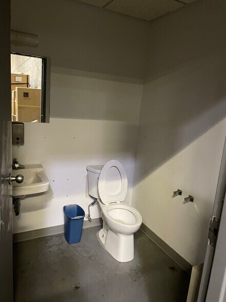 More Photos Of 255 N Peters Rd, Knoxville Office For Lease