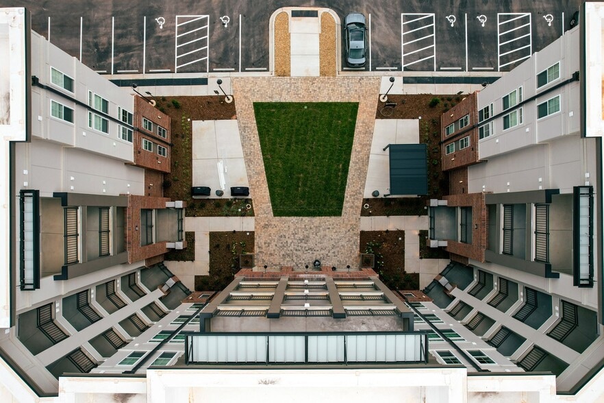 More Photos Of 222 S Main St, Mooresville Apartments For Lease