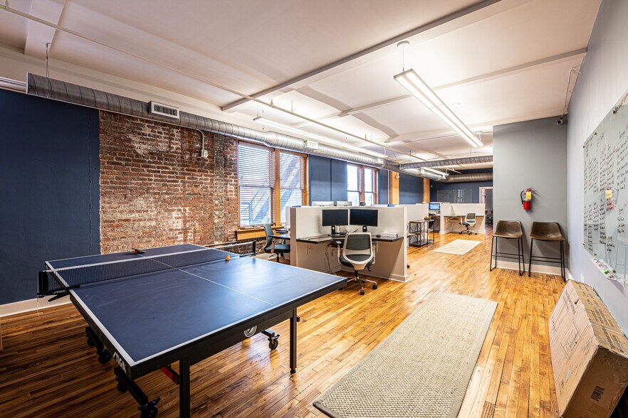 More Photos Of 16 Emory Pl, Knoxville Office Residential For Sale