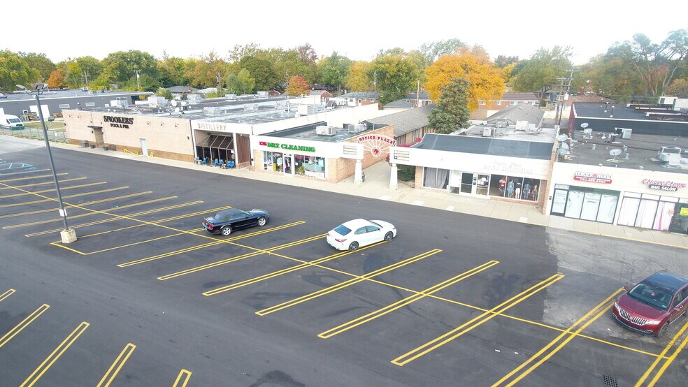 More Photos Of 27500 Schoolcraft Rd, Livonia Unknown For Lease