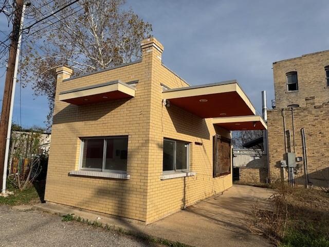 More Photos Of 109 NE 2nd St, Smithville Restaurant For Sale