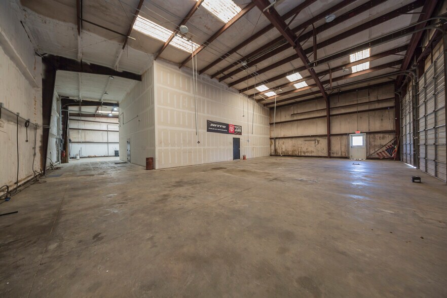 More Photos Of 1903 Cypress St, West Monroe Auto Repair For Sale