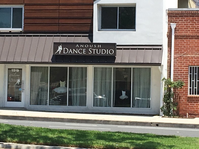 More Photos Of 1519-1521 W Glenoaks Blvd, Glendale Storefront Retail Residential For Lease