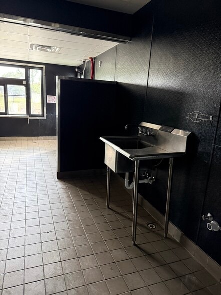 More Photos Of 5320 N Orange Blossom Trl, Orlando Restaurant For Sale