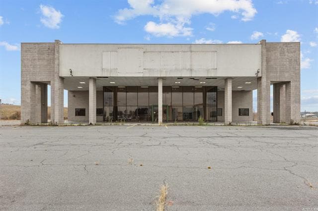 Primary Photo Of 3110 Auto Dr, Pine Bluff Auto Dealership For Sale