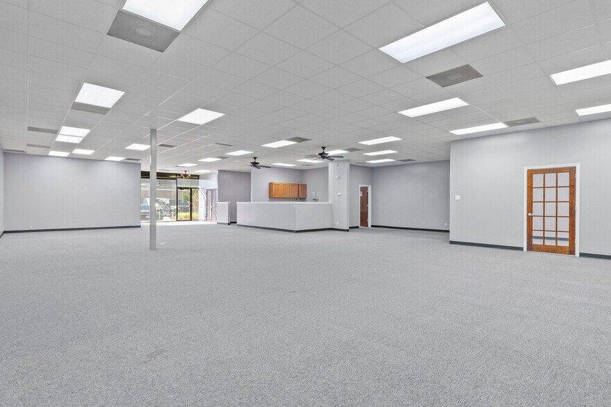 More Photos Of 990 Village Sq, Tomball Medical For Lease
