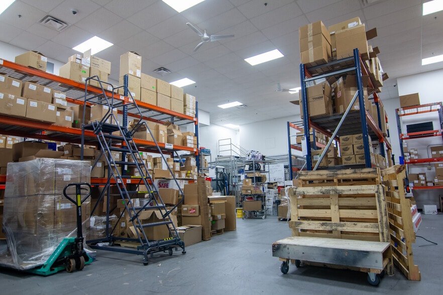 More Photos Of 921 Eastwind Dr, Westerville Unknown For Lease