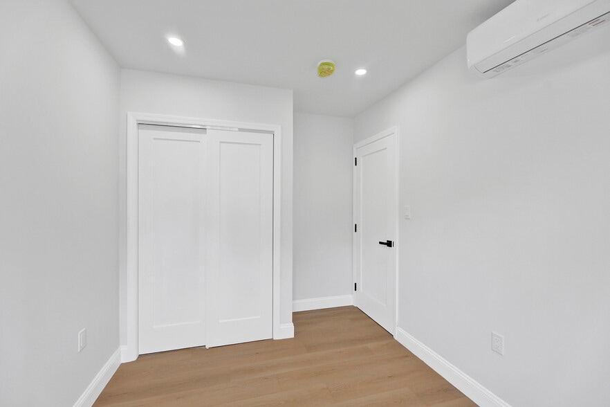 More Photos Of 3013 Brighton 5th St, Brooklyn Apartments For Sale