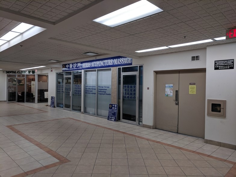 More Photos Of 1518 Centre St N, Calgary Apartments For Lease