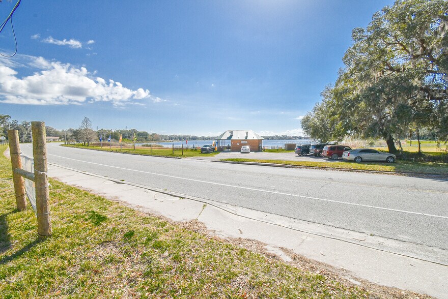 More Photos Of 831 Huntington Rd, Crescent City Freestanding For Sale