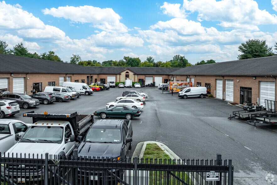 More Photos Of 1654 Crofton Blvd, Crofton Flex For Lease