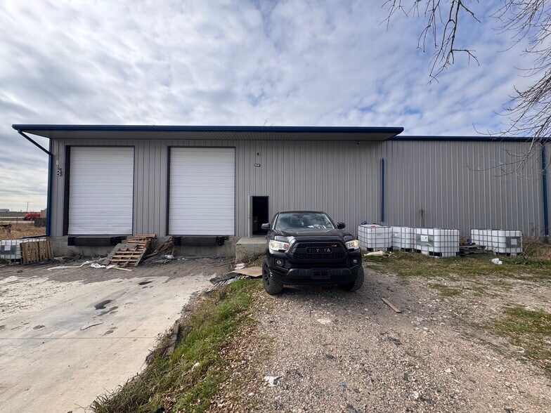 More Photos Of 9701 E Highway 67, Alvarado Service For Sale